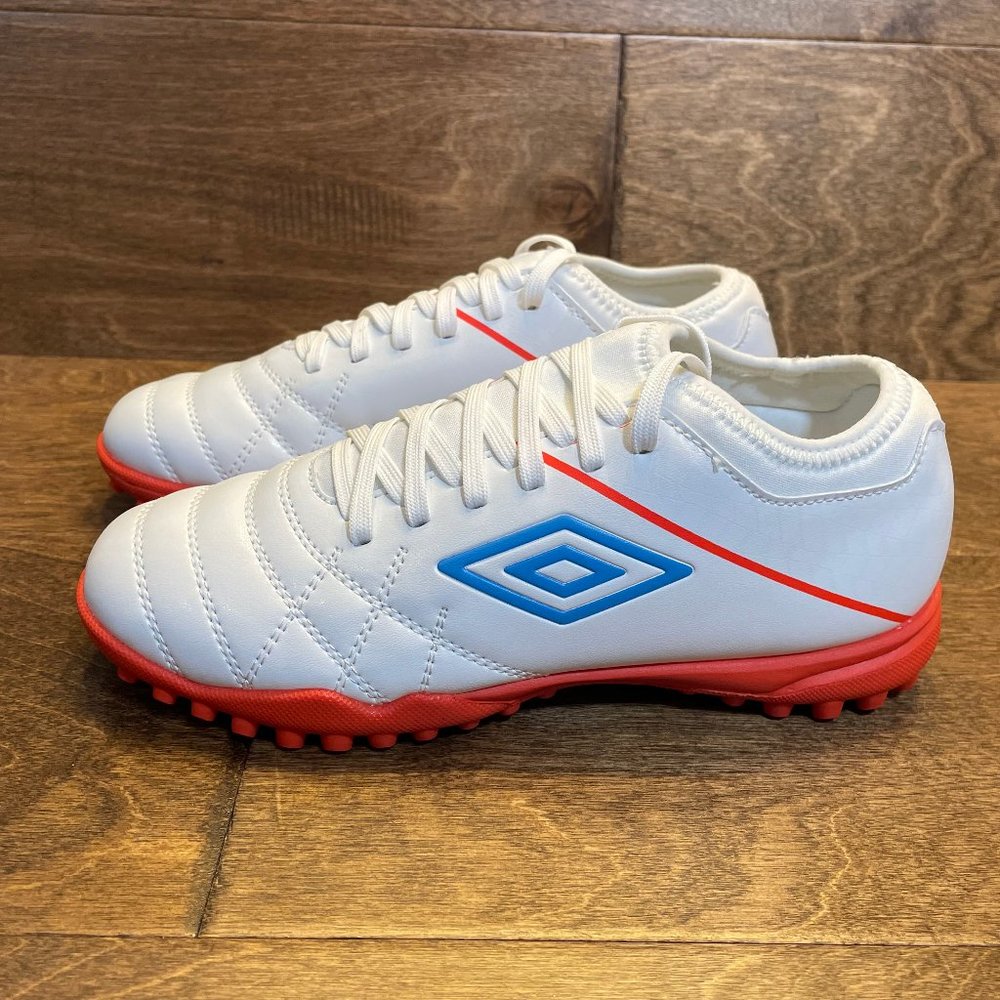 NEW Umbro Medusae III Club TF JNR Soccer Turf Shoes/Cleats Youth Boy's Size 5Y